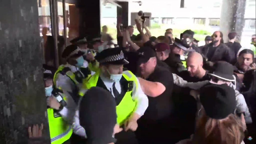 Protesters attack BBC and today’s news about the modern virus – Video