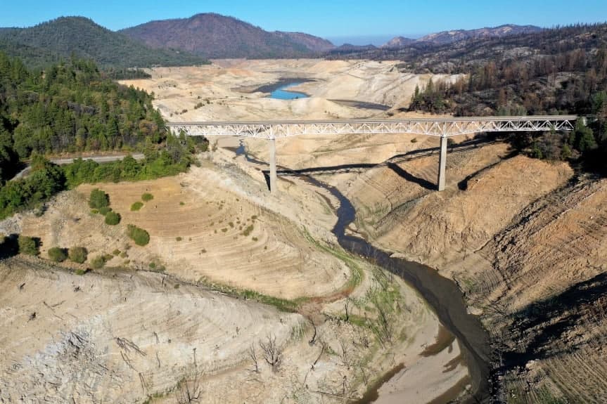Lake Oroville reaches all-time low level; hydroelectric plant shuts down for first time ever