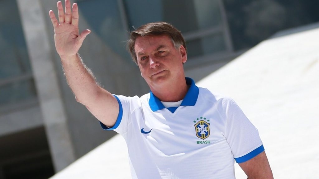 The president of Brazil failed to watch football live due to lack of vaccine