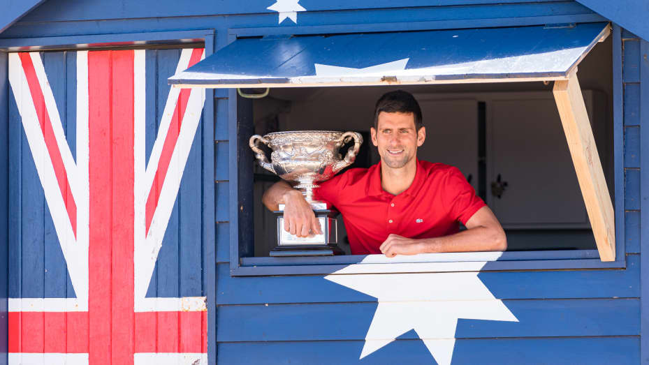 Hostage in Australia Djokovic becomes a fighter against colonialism and hypocrisy
